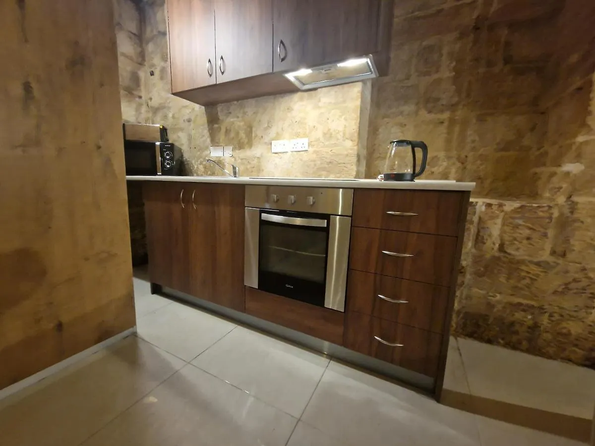 Renovated 16Th Century House In Valletta Malta