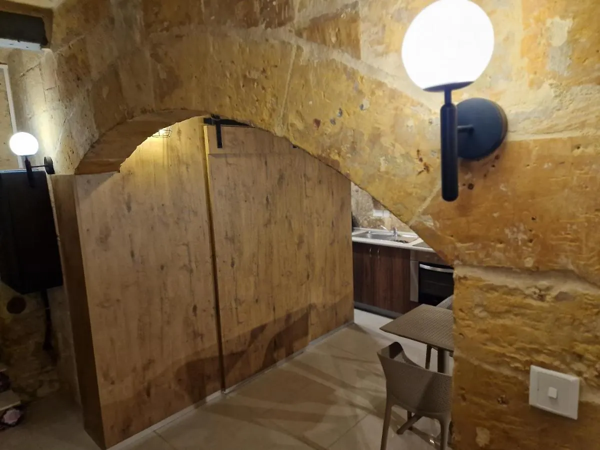 Renovated 16Th Century House In Valletta