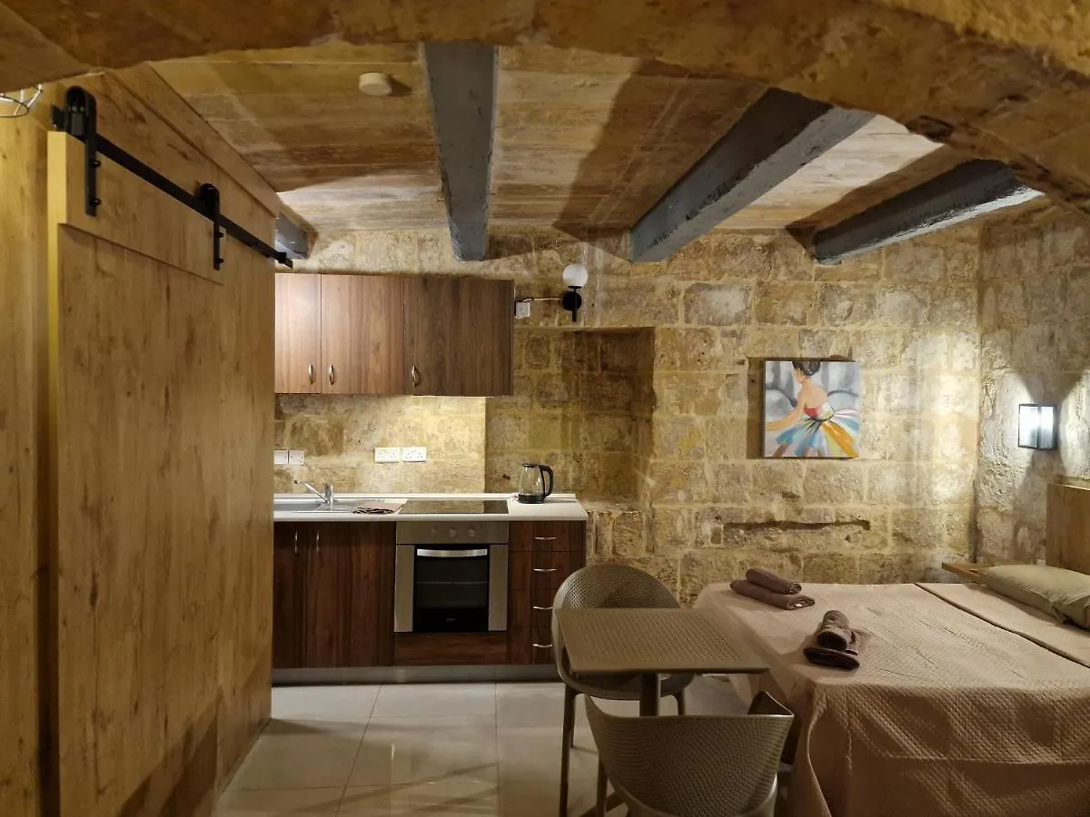 Renovated 16Th Century House In Valletta