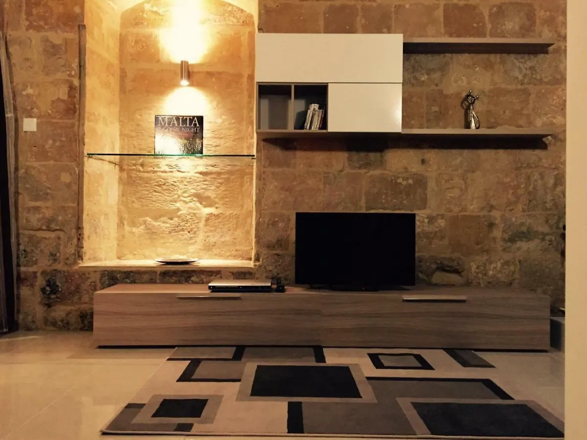 Renovated 16Th Century House In Valletta