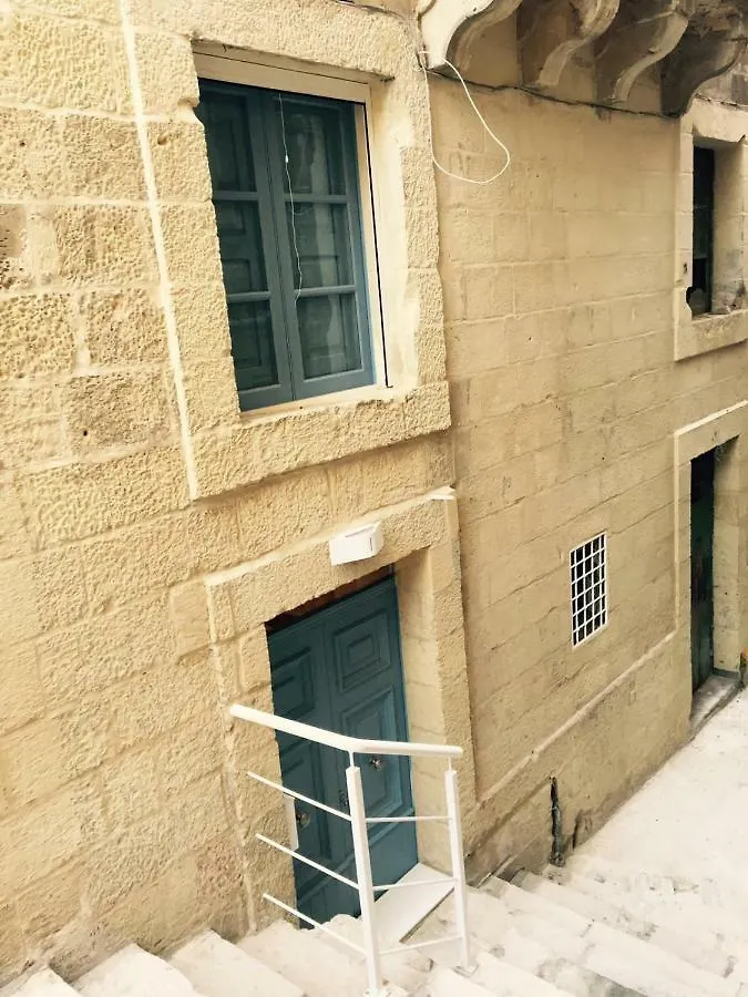 Renovated 16Th Century House In Valletta
