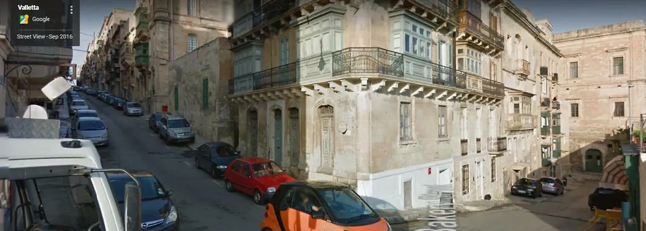Renovated 16Th Century House In Valletta Malta