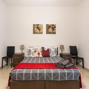 Superbly Located Cosy 2-bedroom Valletta