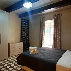 Lucia Townhouse La Valletta